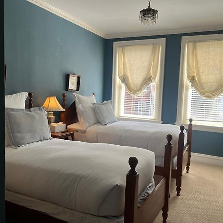 Ironclad Inn And Bourbon Room Fredericksburg Esterno foto
